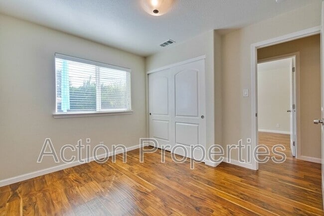 Building Photo - 2333 Augusta Pl