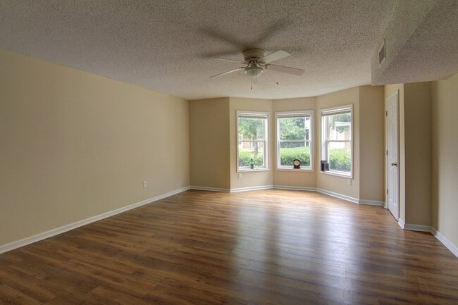 Building Photo - 1850 Cedar Shoals Dr