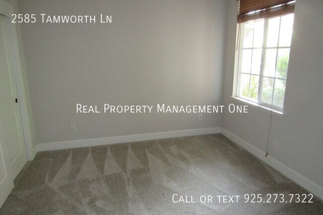 Building Photo - 2585 Tamworth Ln