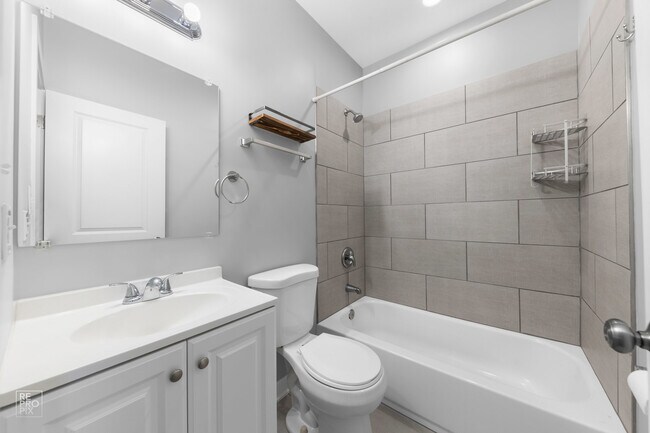 Building Photo - 2431 W 24th St