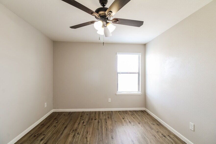 Building Photo - 6623 Sharpstone Creek Ln
