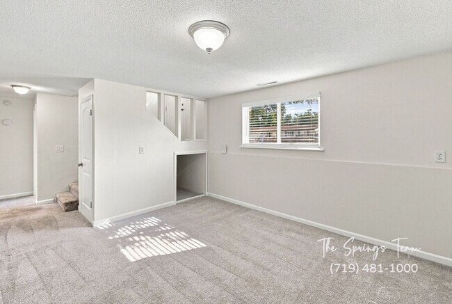 Building Photo - 1495 Prado Dr