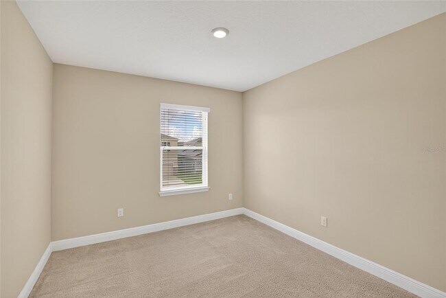 Building Photo - 2546 Warren Acrs Blvd
