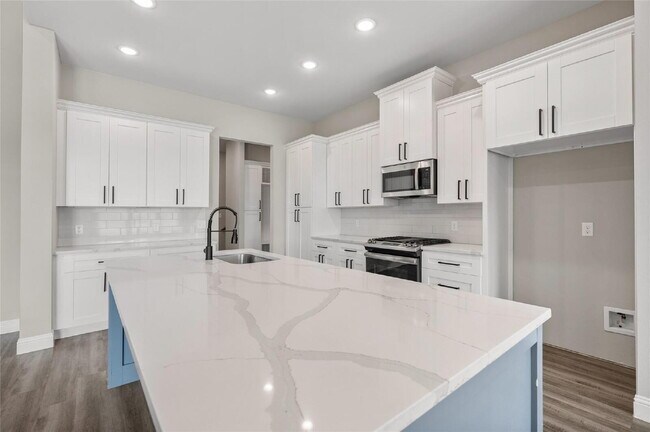 Building Photo - Private Water Views on Nearly 0.70 Acre Lot