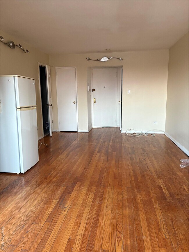 Building Photo - 63-95 Austin St