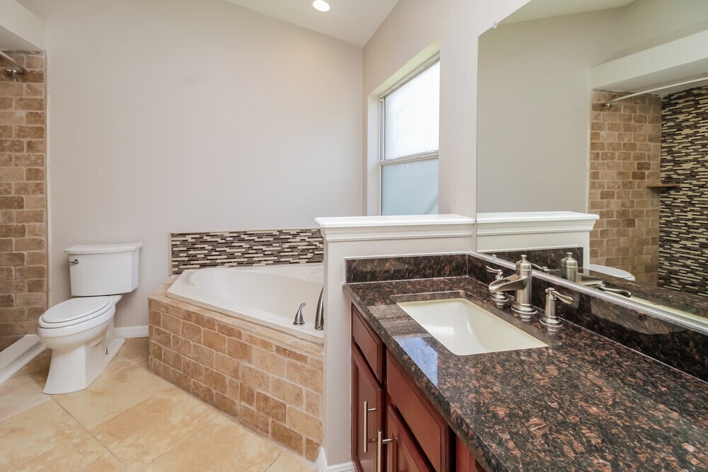 Building Photo - 131 Brushcreek Dr