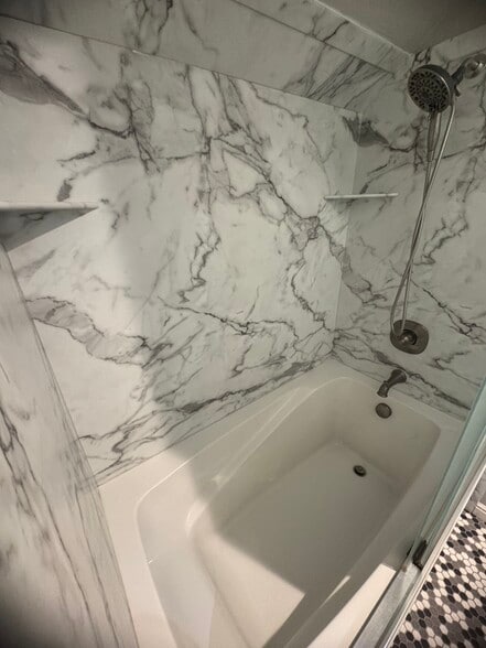 Building Photo - 5000 S Lincoln St