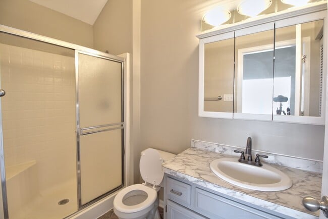 Building Photo - 16472 Teton Dr