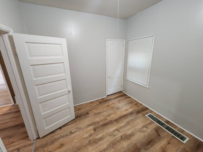 Building Photo - 4091 E 81st St