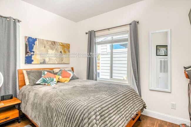 Building Photo - 6431 Salem St