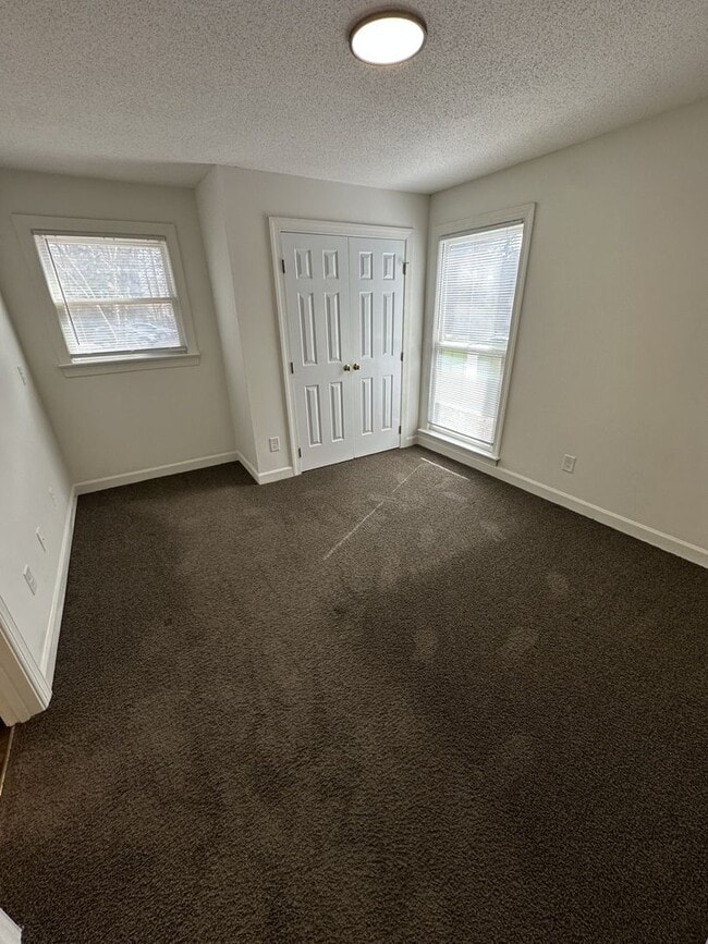 Building Photo - 2 Bedroom 2 Bathroom Condo!