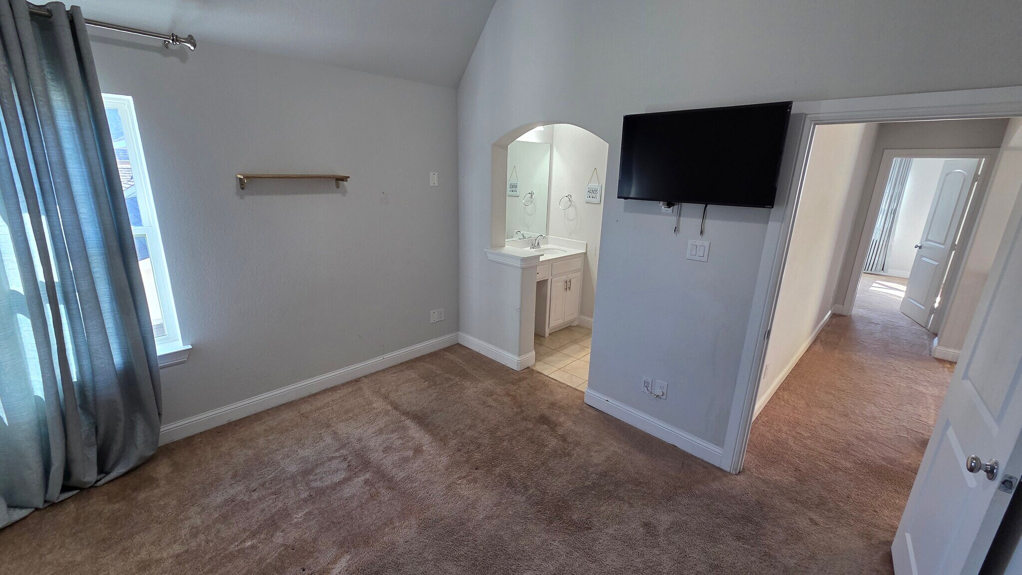 Building Photo - 1112 Maverick Dr