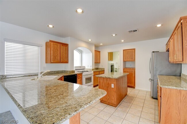 Building Photo - 10931 Carberry Hill St