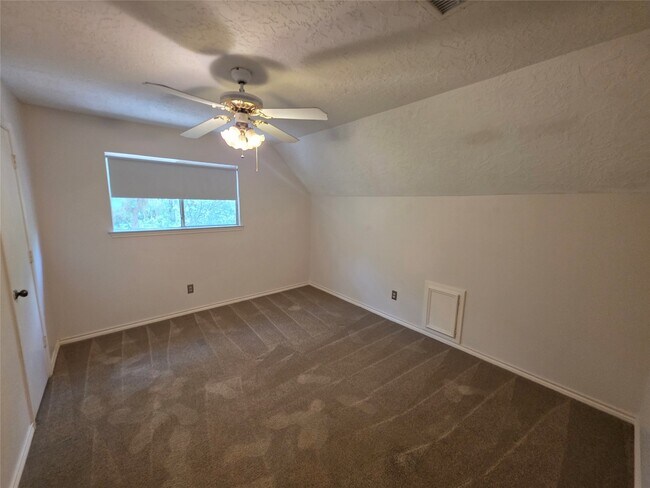 Building Photo - 18 Mayfair Grove Ct