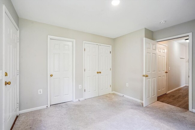 Building Photo - 23076 Fontwell Square