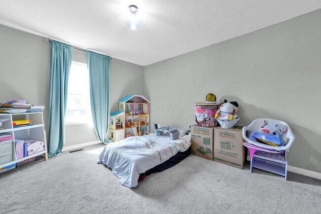 Building Photo - 1945 Woodcrest Rd