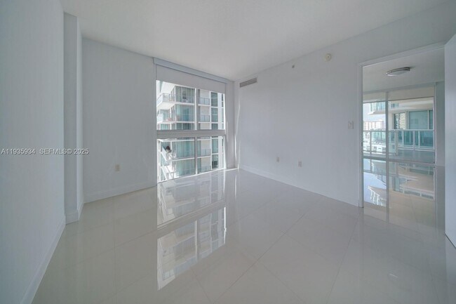 Building Photo - 250 Sunny Isles Blvd
