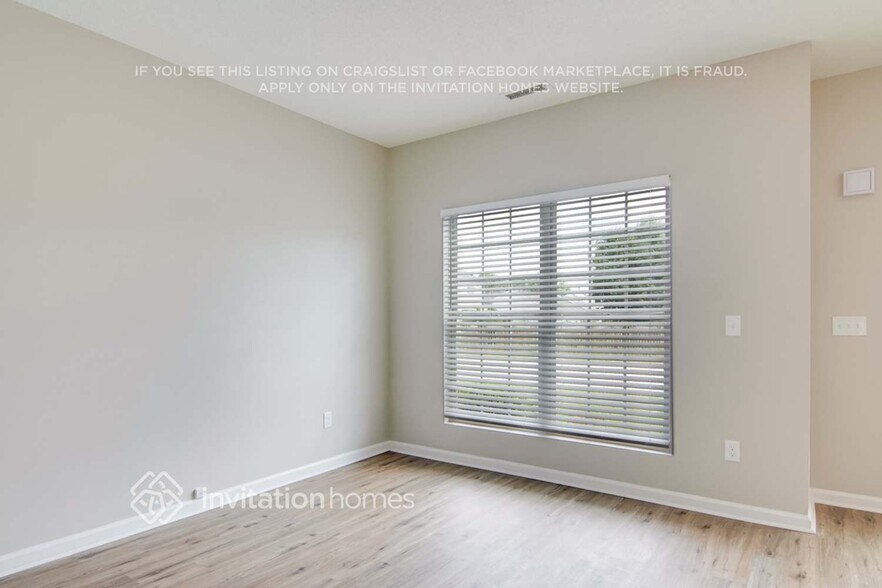 Building Photo - 3004 Riverbrooke Dr