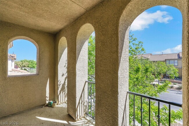 Building Photo - 2089 Waterlily View St