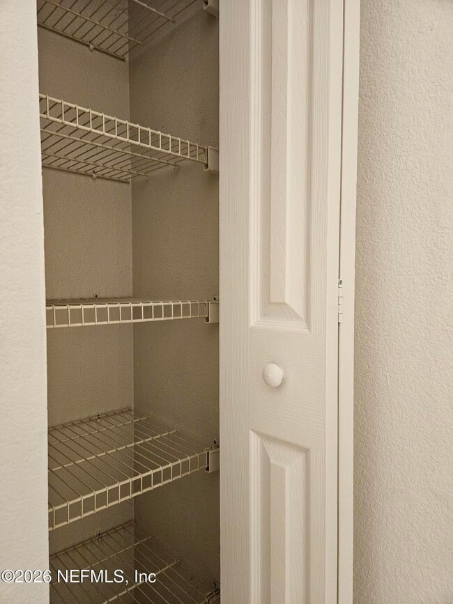 Building Photo - 13810 Sutton Park Dr N