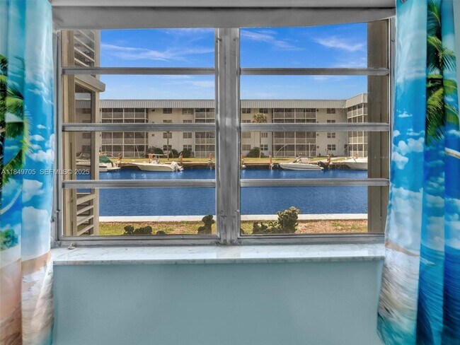 Building Photo - 3600 NE 170th St