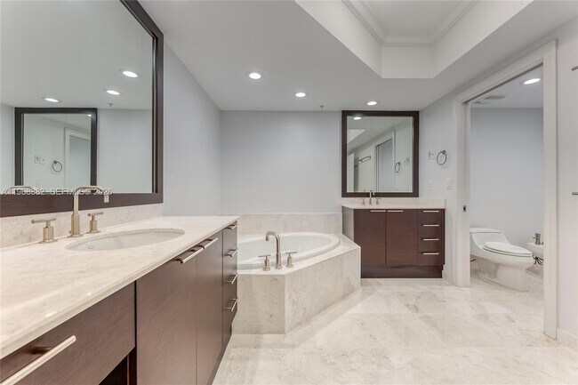 Building Photo - 3535 S Ocean Dr