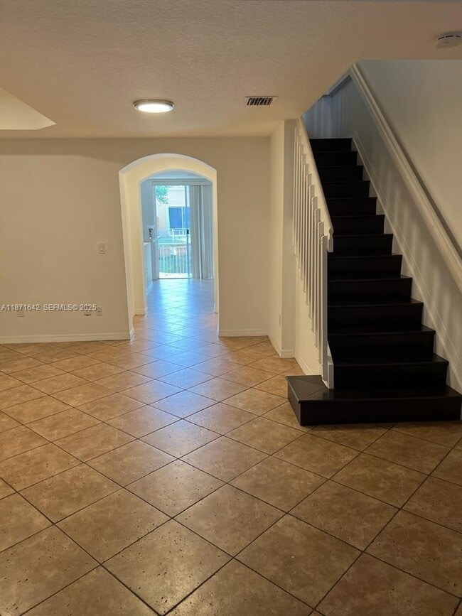 Building Photo - 4949 N Harbor Isles Dr