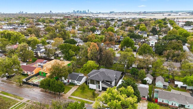 Building Photo - 3714 Highgrove Dr