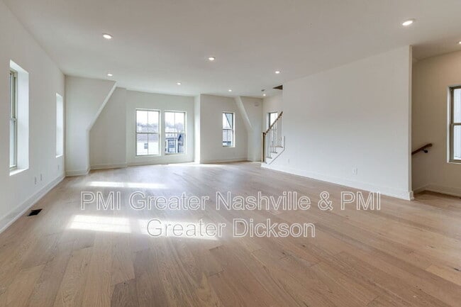 Building Photo - 539 Midnight Way