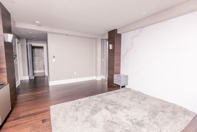 Building Photo - 1280 W Peachtree St NW