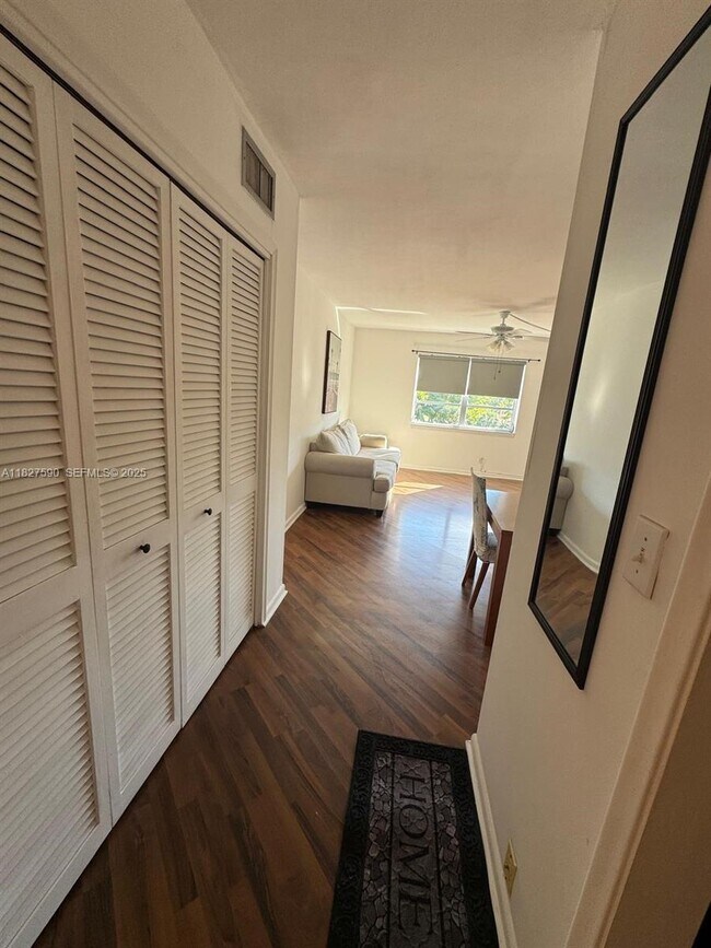 Building Photo - 1881 Middle River Dr