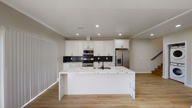 Building Photo - 4BD/2BA on La Dorna (Lease out, pending si...