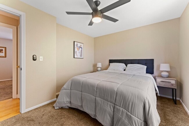 Building Photo - Fully Furnished Modern Home With Great Location