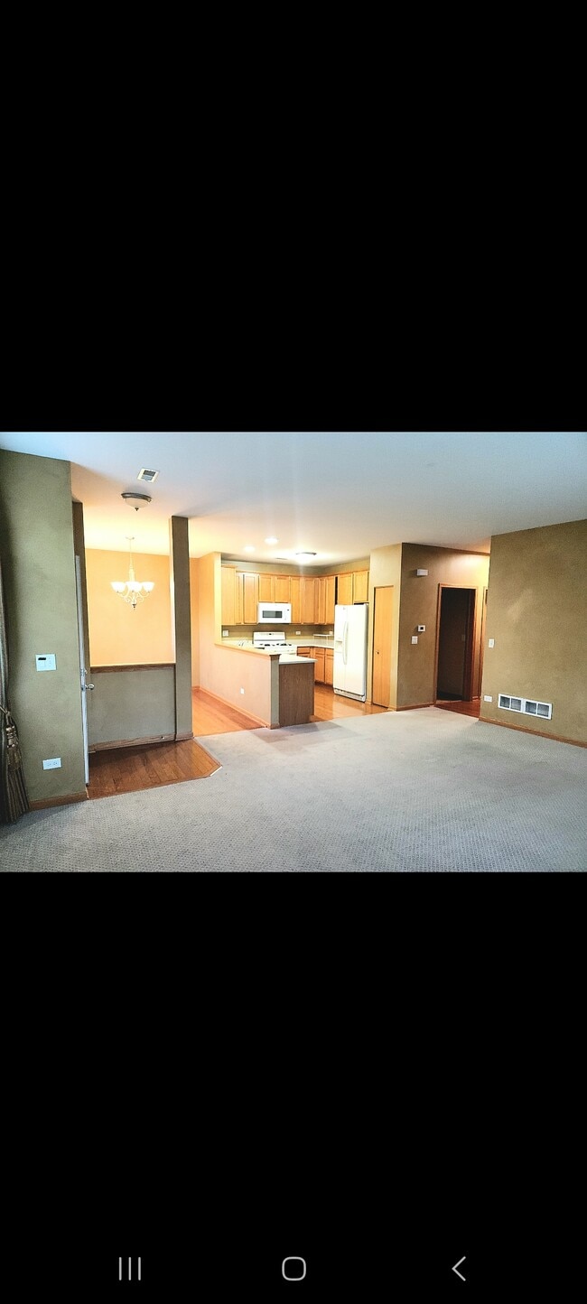 Building Photo - 1547 Millbrook Dr