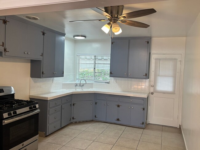 Primary Photo - 711 W Wilson Ave