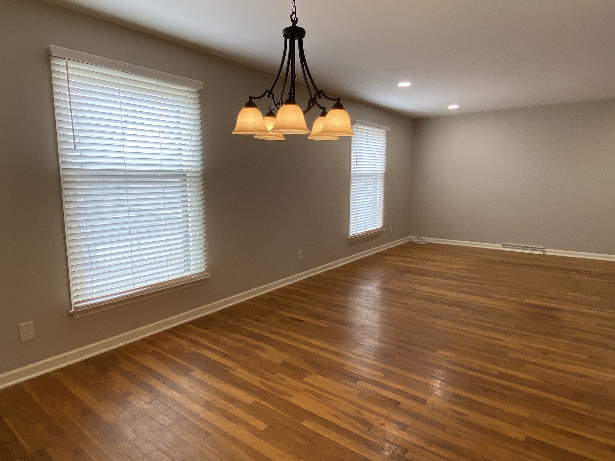 Building Photo - 2110 Barberry Dr