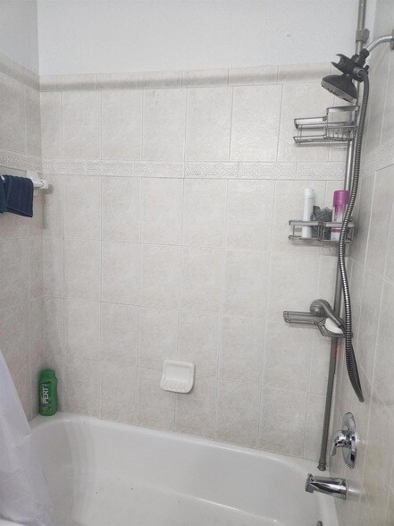 Building Photo - 4220 Gator Trace Ave