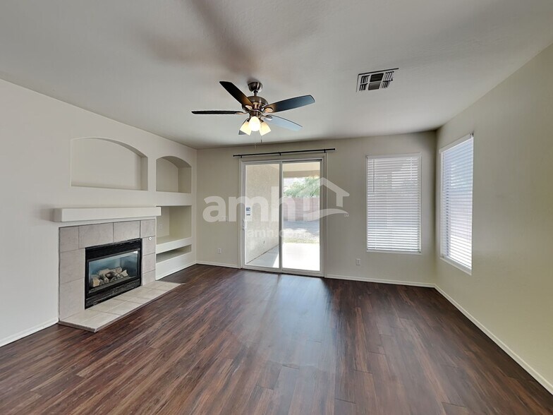 Building Photo - 12725 W Cheery Lynn Rd