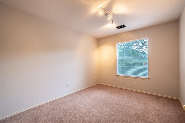 Building Photo - 15509 Miss Adrienne's Path