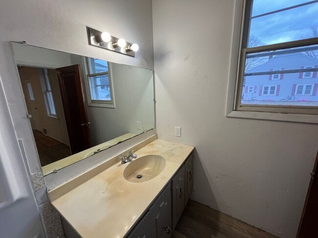 Building Photo - 3 Bed 1 Bath Single Family Home in Wausau