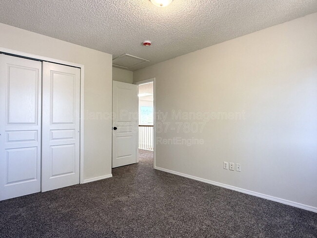 Building Photo - 6510 Oakwood Blvd