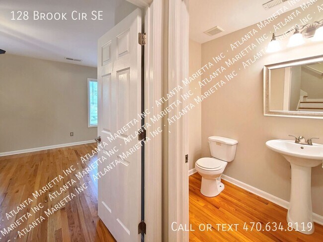 Building Photo - 128 Brook Cir SE