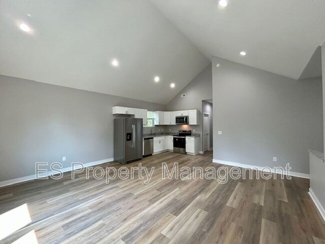 Building Photo - 321 N Kealing Ave