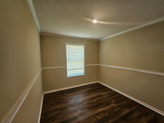 Building Photo - New Listing !!!