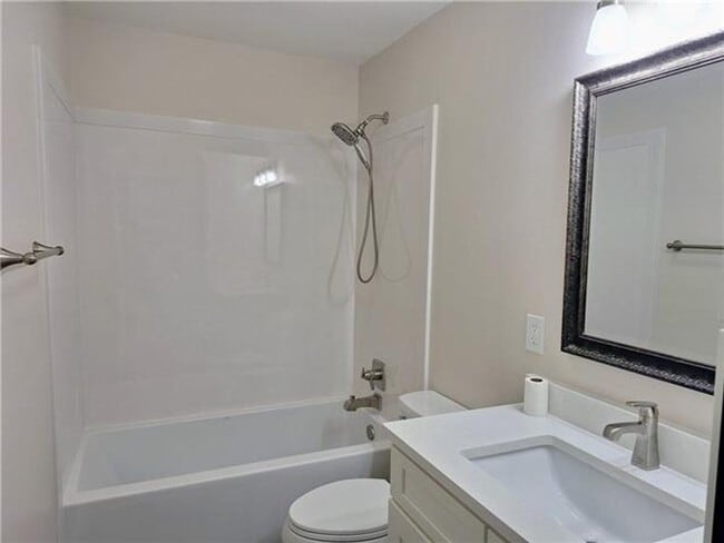 Building Photo - Waterfront Condo