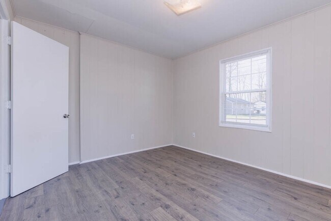 Building Photo - 106 Pine Grove Ave