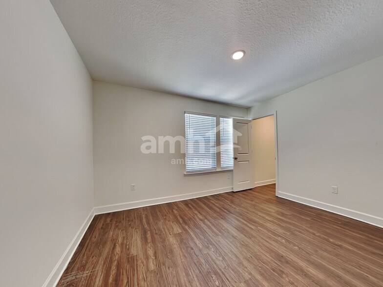 Building Photo - 1155 Tan Tara Trl