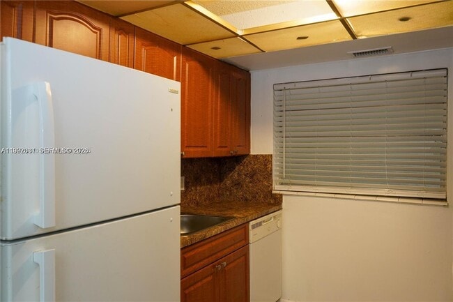 Building Photo - 11855 NE 19th Dr