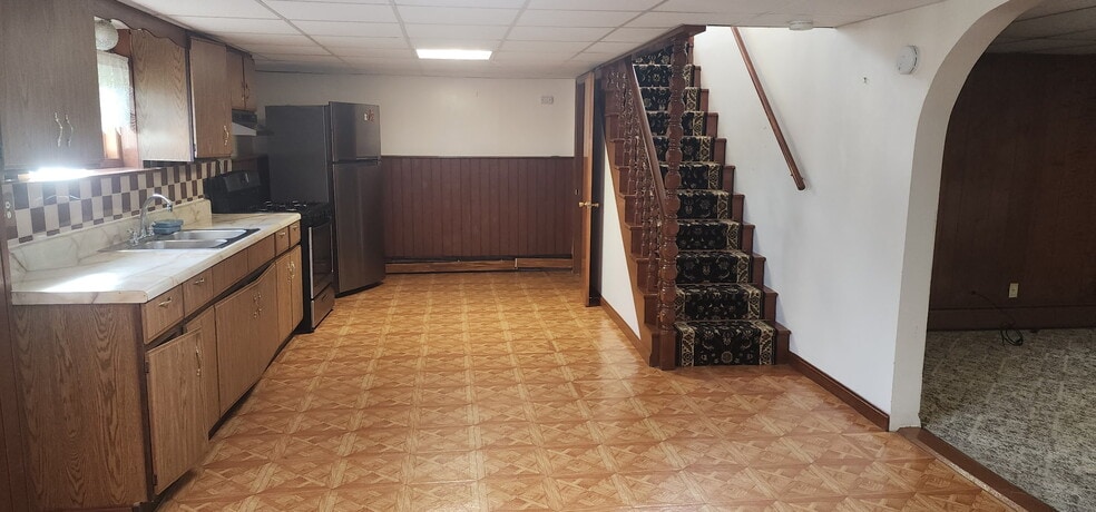 Building Photo - 561 Chicago St