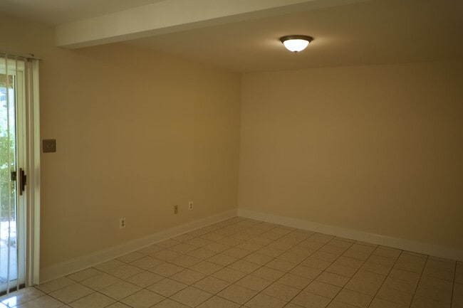 Building Photo - Charming 4 Bedroom/3 Bathroom Townhome in Mays Chapel-Chapelgate (Lutherville)